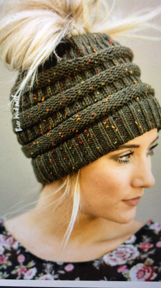 TheCapSpot - Autumn And Winter Amazon CC Stickers And Knitted Horsetail Hats