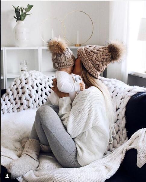 The CapSpot - Autumn and winter ball twist knit hat